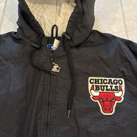Vintage Starter Chicago Bulls Jacket Sz XL Black Red Full Zip Puffer Hooded NBA - Picture 2 of 12